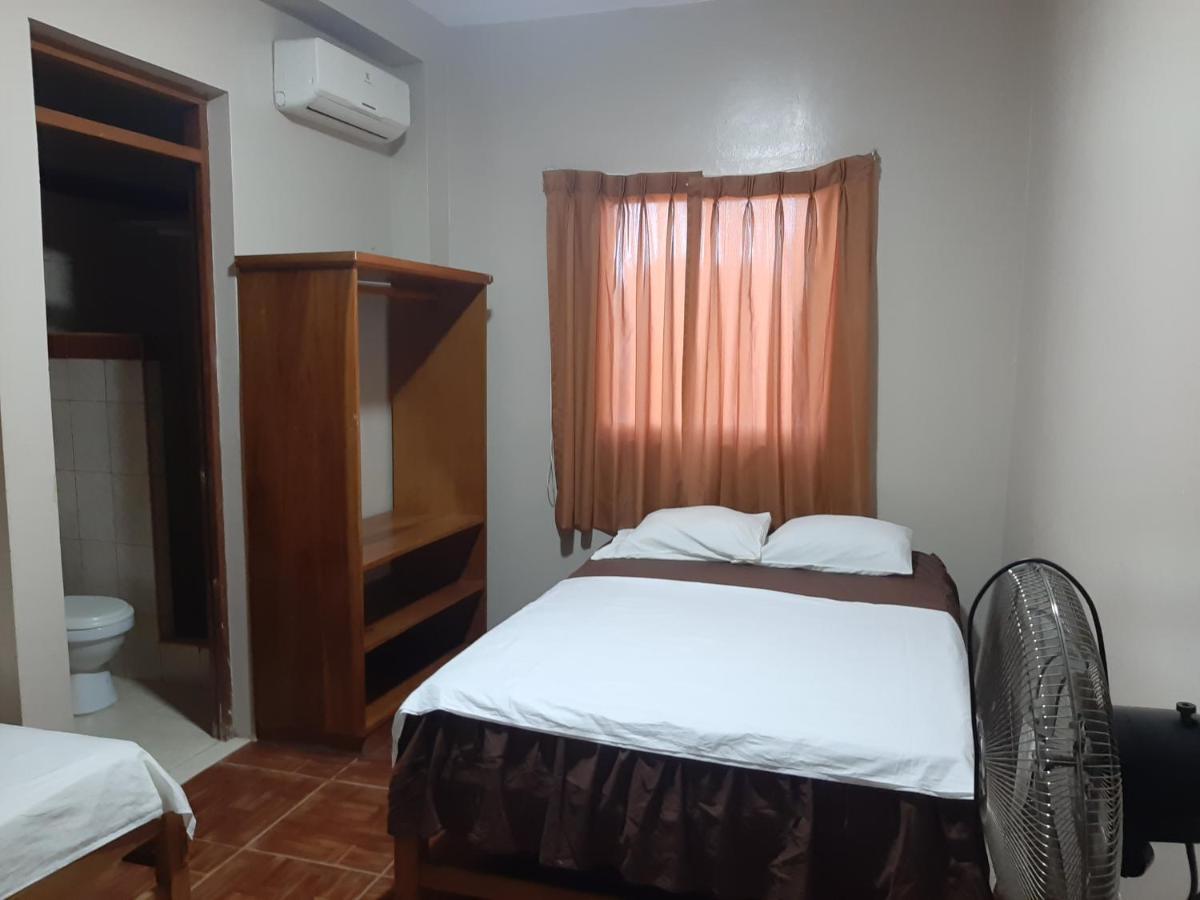 Hospedaje El Emperador Hotel Пукалпа Екстериор снимка