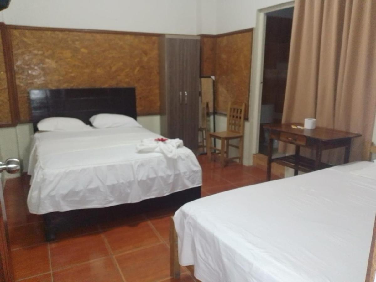 Hospedaje El Emperador Hotel Пукалпа Екстериор снимка
