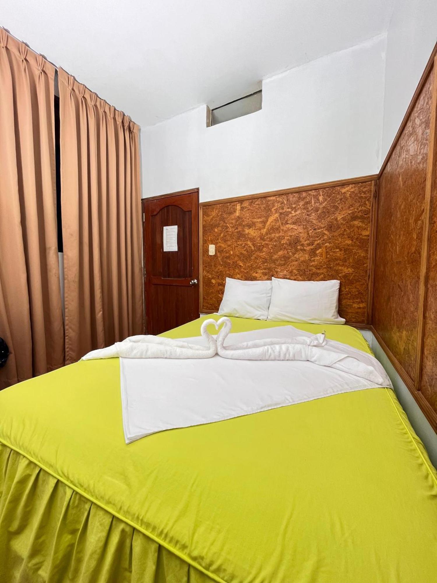 Hospedaje El Emperador Hotel Пукалпа Екстериор снимка