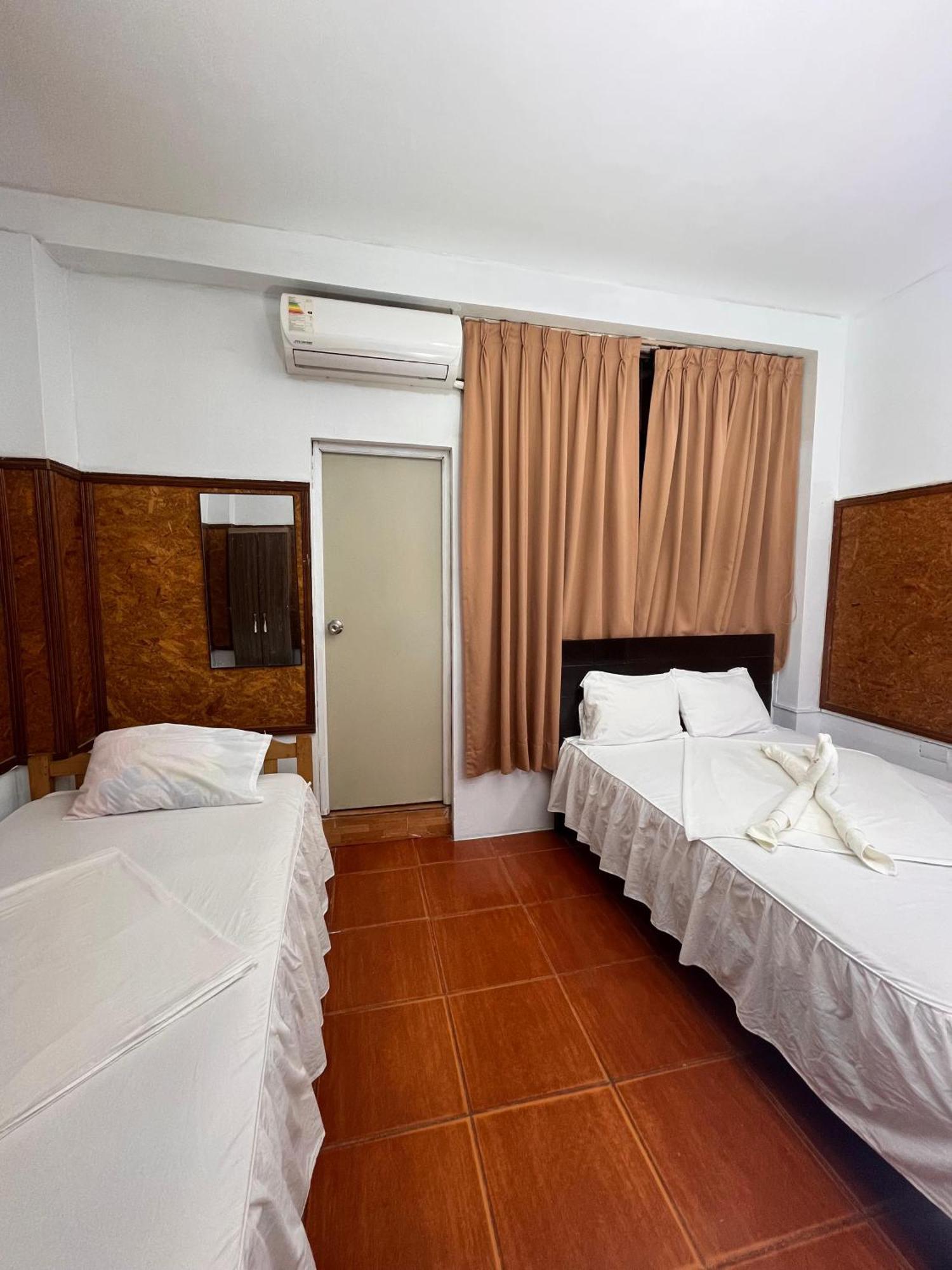 Hospedaje El Emperador Hotel Пукалпа Екстериор снимка