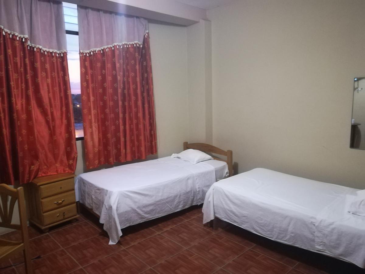Hospedaje El Emperador Hotel Пукалпа Екстериор снимка