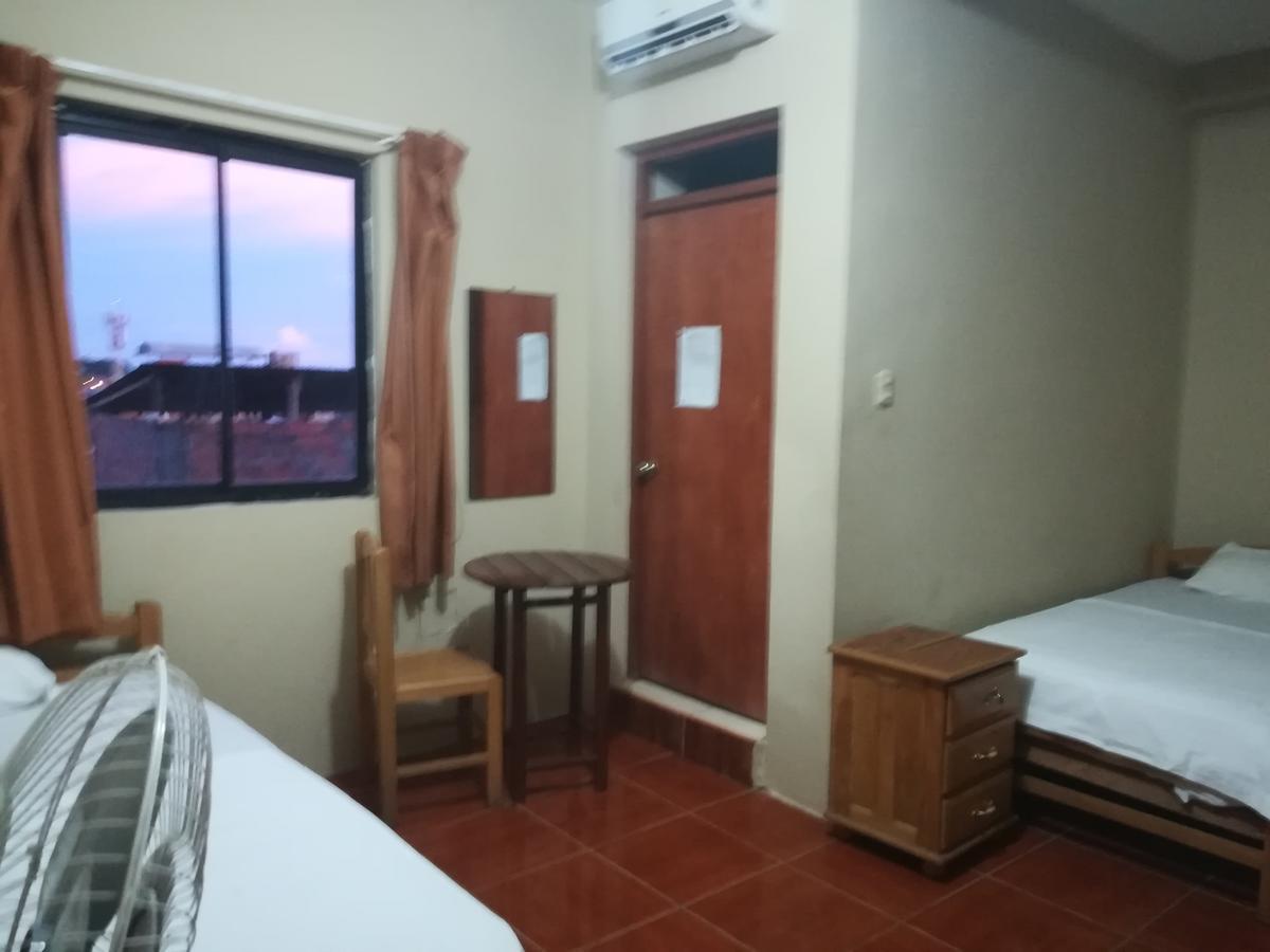 Hospedaje El Emperador Hotel Пукалпа Екстериор снимка