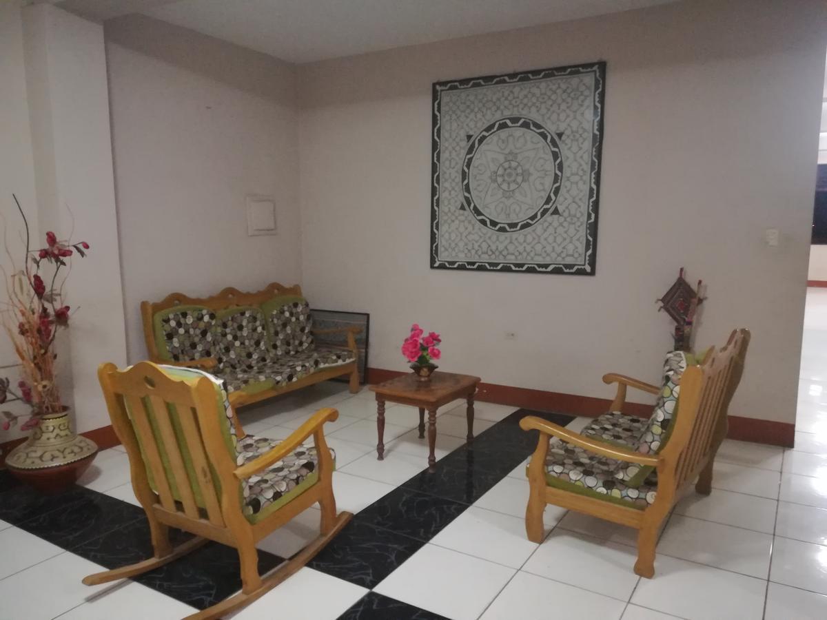 Hospedaje El Emperador Hotel Пукалпа Екстериор снимка