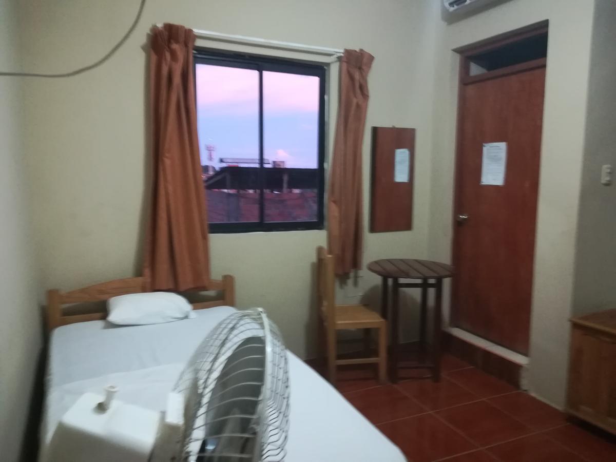 Hospedaje El Emperador Hotel Пукалпа Екстериор снимка