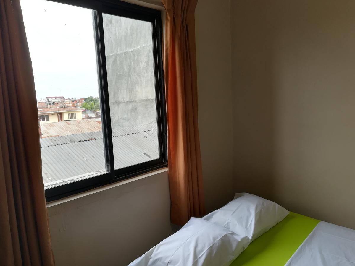 Hospedaje El Emperador Hotel Пукалпа Екстериор снимка