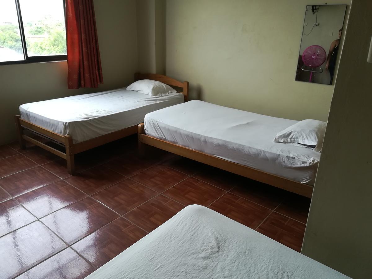 Hospedaje El Emperador Hotel Пукалпа Екстериор снимка